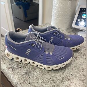 On Clouds women’s size 8